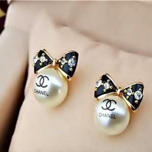 Meet your Posher, Leslie